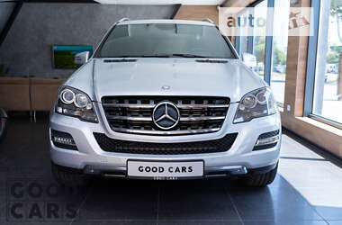 Mercedes-Benz M-Class 2011 Mercedes-Benz M-Class 2011