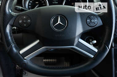 Позашляховик / Кросовер Mercedes-Benz M-Class 2011 в 