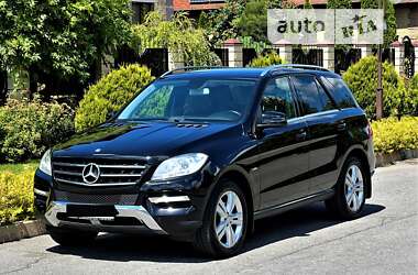 Внедорожник / Кроссовер Mercedes-Benz M-Class 2011 в 