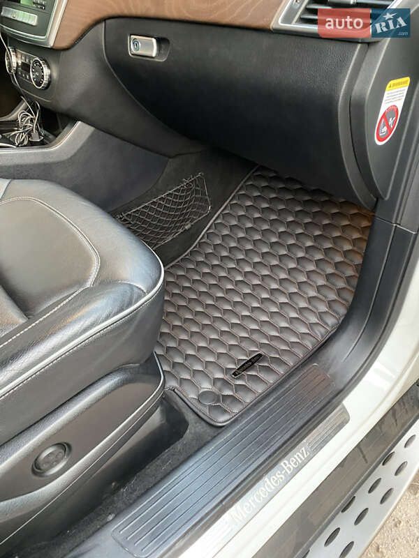 Позашляховик / Кросовер Mercedes-Benz M-Class 2012 в Ізмаїлі