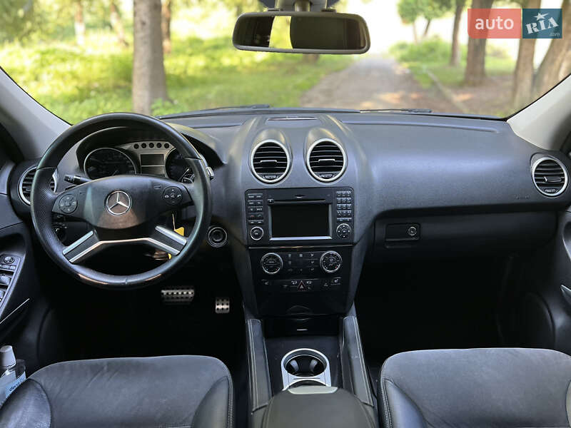 Внедорожник / Кроссовер Mercedes-Benz M-Class 2010 в Межгорье