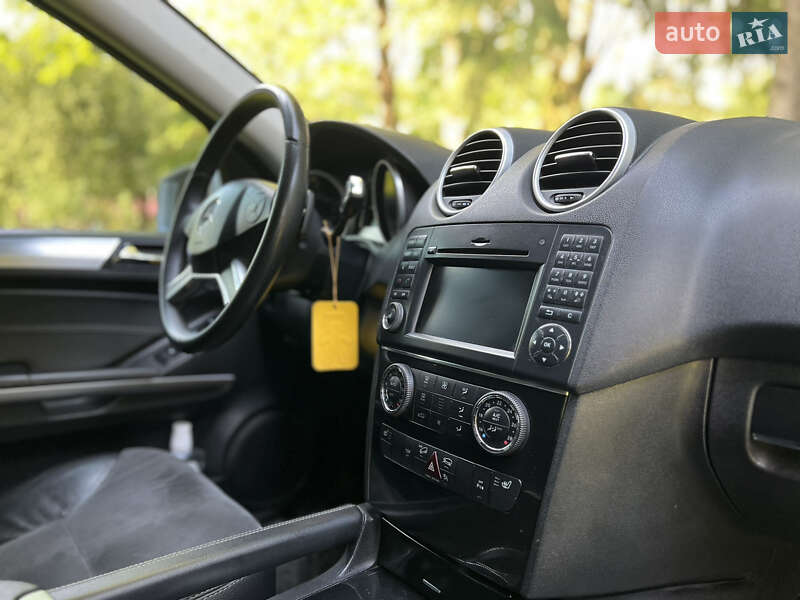 Внедорожник / Кроссовер Mercedes-Benz M-Class 2010 в Межгорье