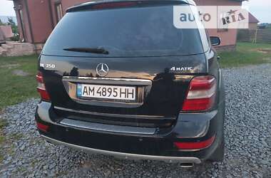 Внедорожник / Кроссовер Mercedes-Benz M-Class 2008 в 