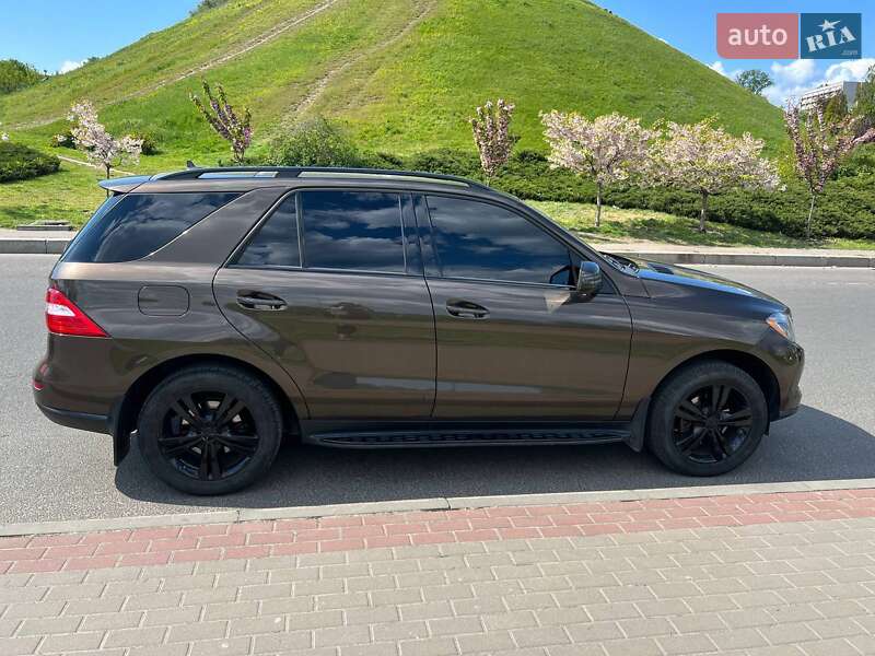 Внедорожник / Кроссовер Mercedes-Benz M-Class 2013 в Черкассах
