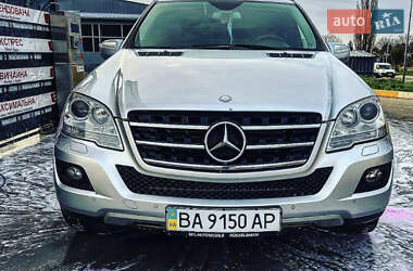 Mercedes-Benz M-Class 2009 Mercedes-Benz M-Class 2009