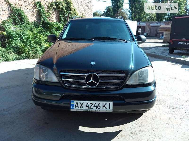 Внедорожник / Кроссовер Mercedes-Benz M-Class 1999 в 
