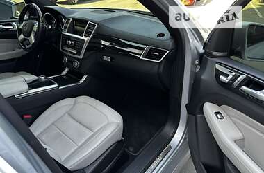 Позашляховик / Кросовер Mercedes-Benz M-Class 2015 в 