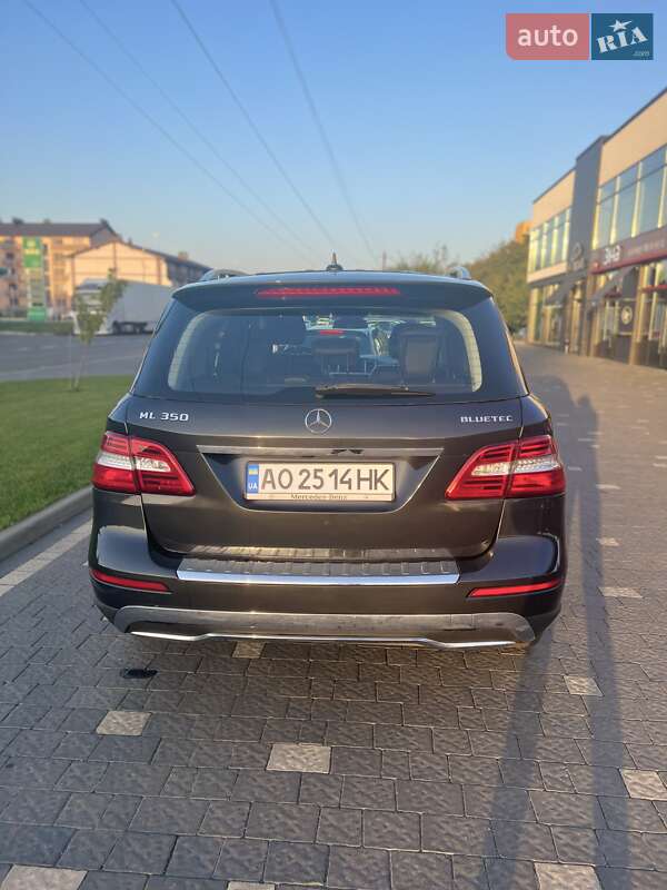 Внедорожник / Кроссовер Mercedes-Benz M-Class 2011 в Ужгороде