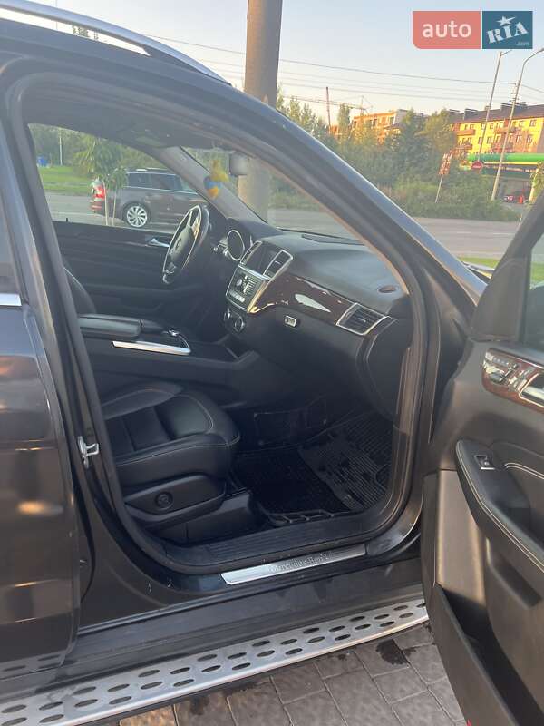 Внедорожник / Кроссовер Mercedes-Benz M-Class 2011 в Ужгороде