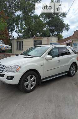 Внедорожник / Кроссовер Mercedes-Benz M-Class 2010 в Кременчуге