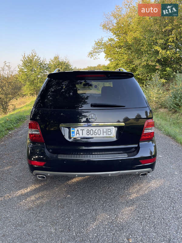 Позашляховик / Кросовер Mercedes-Benz M-Class 2010 в Болехові