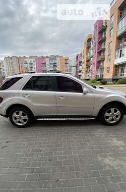 Внедорожник / Кроссовер Mercedes-Benz M-Class 2005 в 