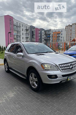 Внедорожник / Кроссовер Mercedes-Benz M-Class 2005 в 