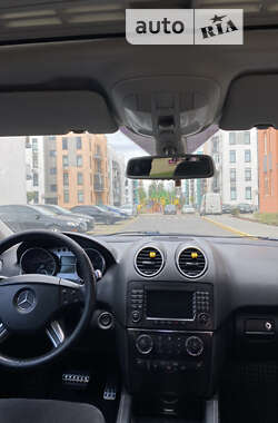 Внедорожник / Кроссовер Mercedes-Benz M-Class 2005 в 