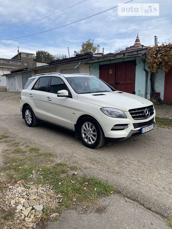 Внедорожник / Кроссовер Mercedes-Benz M-Class 2012 в Черновцах