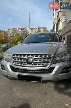 Mercedes-Benz M-Class 2011