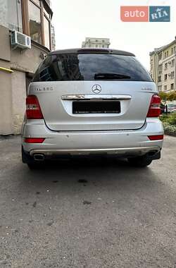Внедорожник / Кроссовер Mercedes-Benz M-Class 2011 в 