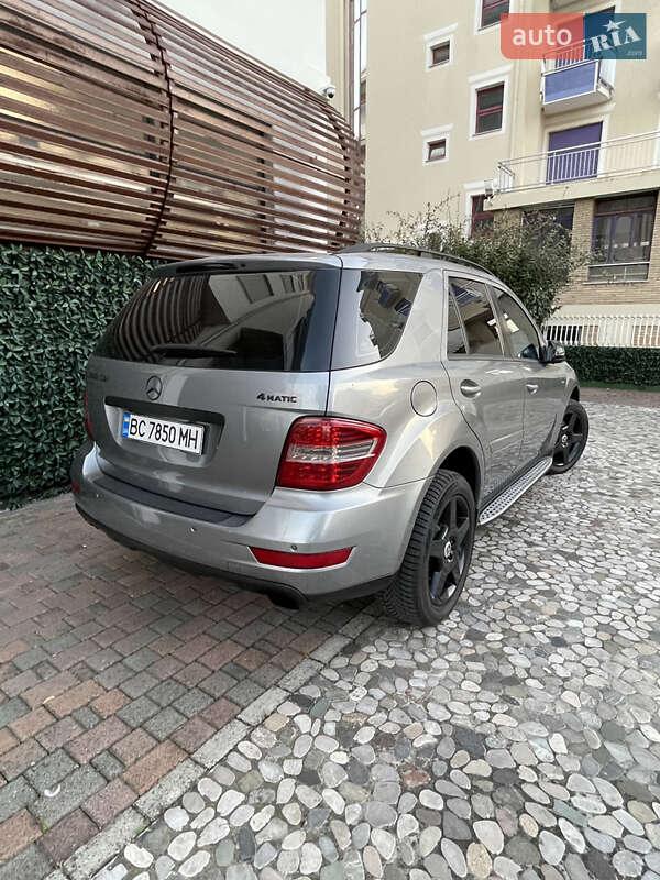 Внедорожник / Кроссовер Mercedes-Benz M-Class 2011 в Бродах