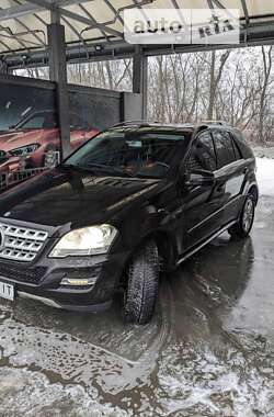 Позашляховик / Кросовер Mercedes-Benz M-Class 2011 в Умані