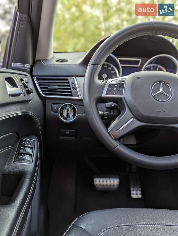 Внедорожник / Кроссовер Mercedes-Benz M-Class 2014 в Киеве