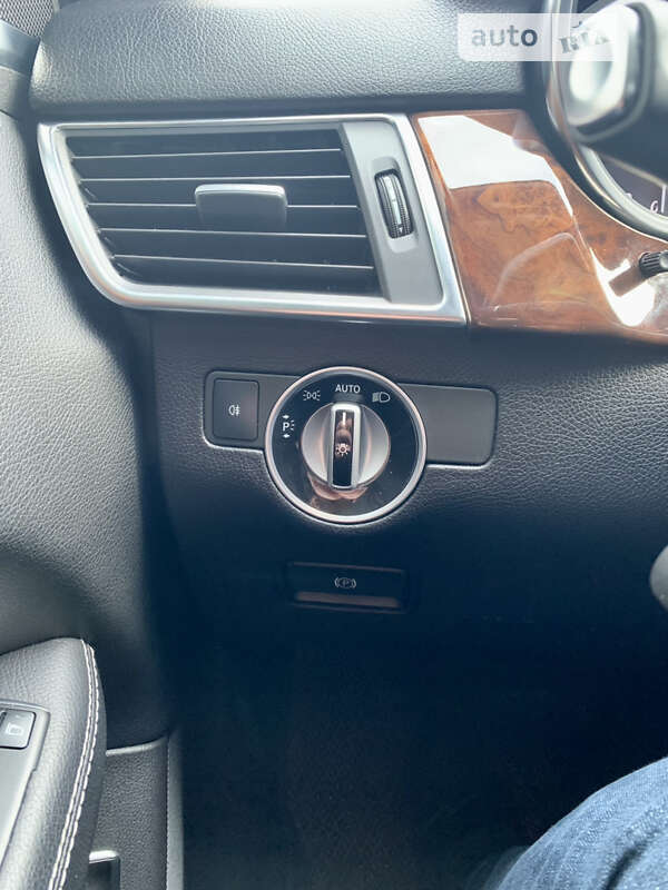 Внедорожник / Кроссовер Mercedes-Benz M-Class 2013 в Киеве фото 27 Внедорожник / Кроссовер Mercedes-Benz M-Class 2013 в Киеве