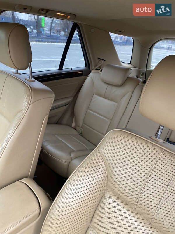Позашляховик / Кросовер Mercedes-Benz M-Class 2009 в Одесі
