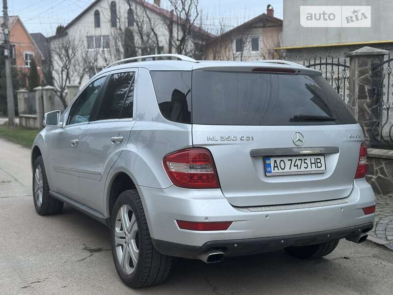 Внедорожник / Кроссовер Mercedes-Benz M-Class 2010 в Мукачево