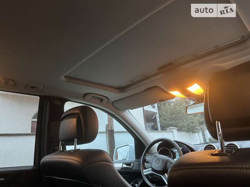 Внедорожник / Кроссовер Mercedes-Benz M-Class 2010 в Мукачево
