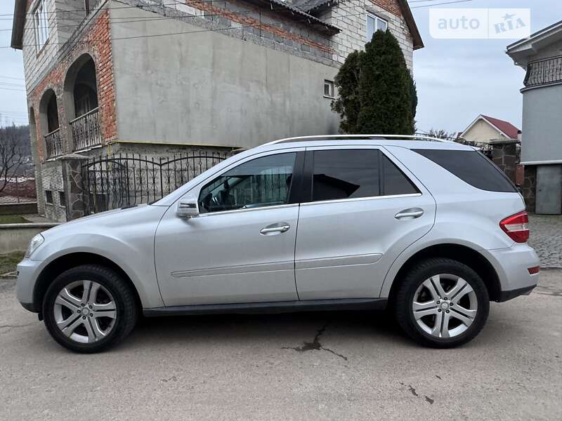 Внедорожник / Кроссовер Mercedes-Benz M-Class 2010 в Мукачево