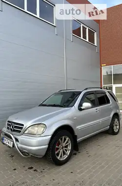 Mercedes-Benz M-Class 1999