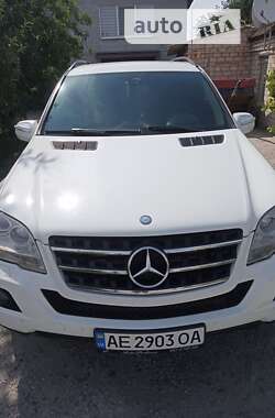 Внедорожник / Кроссовер Mercedes-Benz M-Class 2009 в Верховец