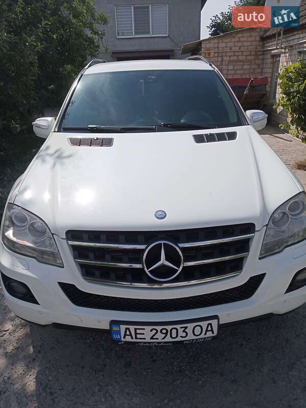 Mercedes-Benz M-Class 2009