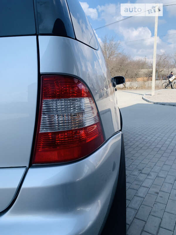 Внедорожник / Кроссовер Mercedes-Benz M-Class 2004 в Ильинцах