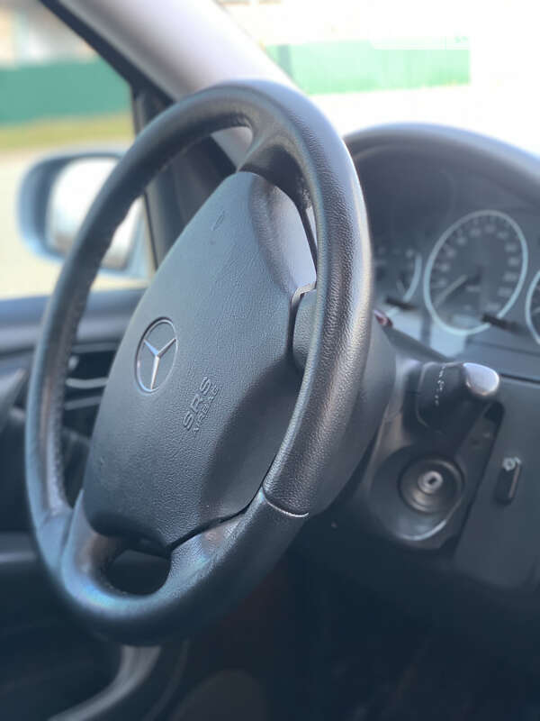 Внедорожник / Кроссовер Mercedes-Benz M-Class 2004 в Ильинцах