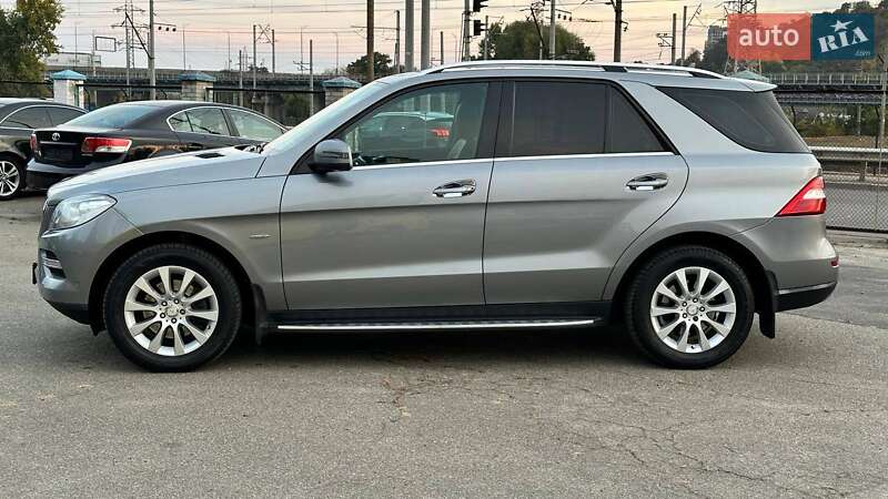 Внедорожник / Кроссовер Mercedes-Benz M-Class 2012 в Киеве