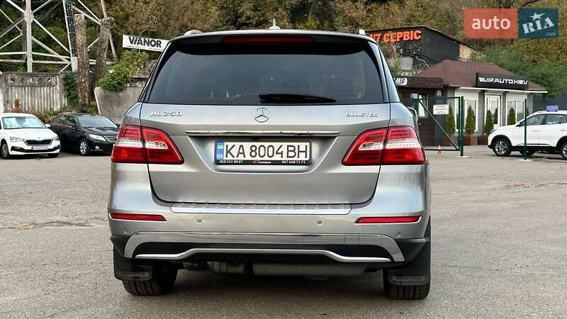 Внедорожник / Кроссовер Mercedes-Benz M-Class 2012 в Киеве
