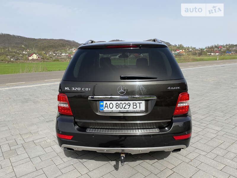 Внедорожник / Кроссовер Mercedes-Benz M-Class 2009 в Виноградове