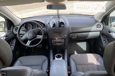 Внедорожник / Кроссовер Mercedes-Benz M-Class 2009 в 