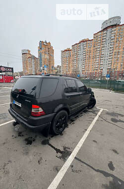 Внедорожник / Кроссовер Mercedes-Benz M-Class 2000 в Киеве
