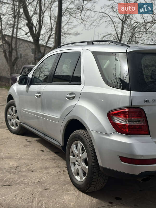 Внедорожник / Кроссовер Mercedes-Benz M-Class 2009 в Чорткове