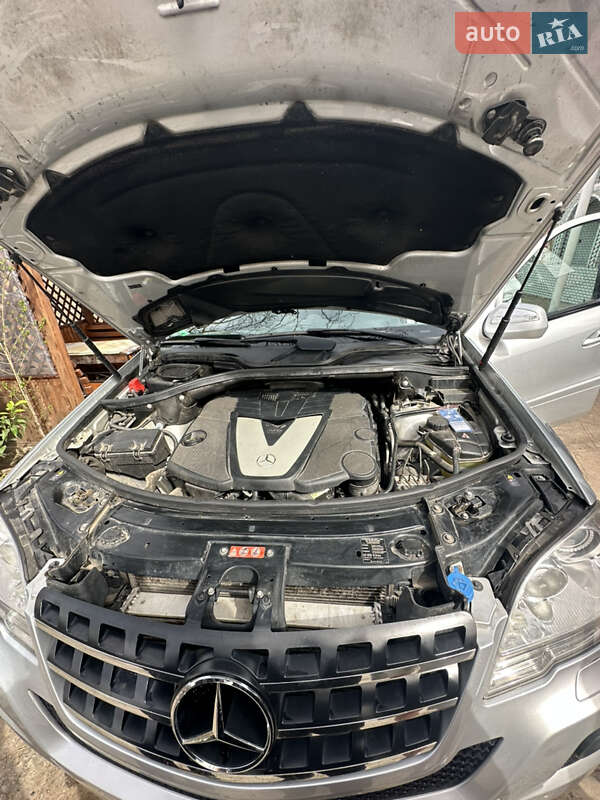 Внедорожник / Кроссовер Mercedes-Benz M-Class 2009 в Чорткове