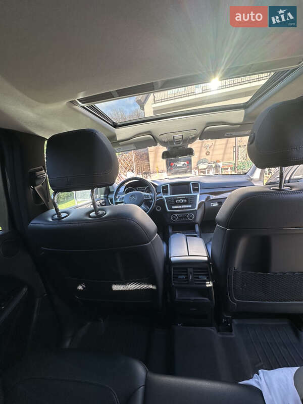 Внедорожник / Кроссовер Mercedes-Benz M-Class 2013 в Киеве