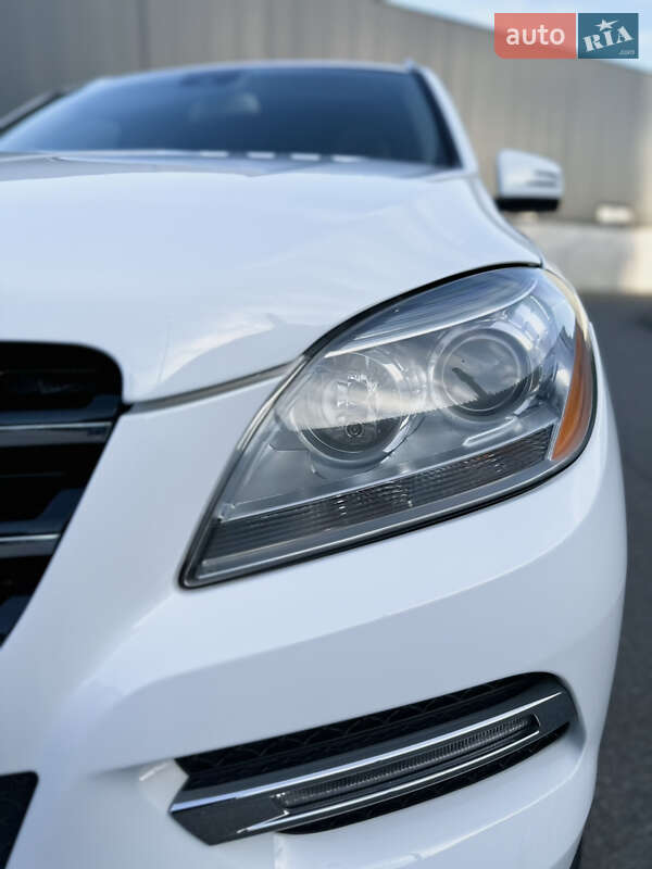 Позашляховик / Кросовер Mercedes-Benz M-Class 2014 в Києві