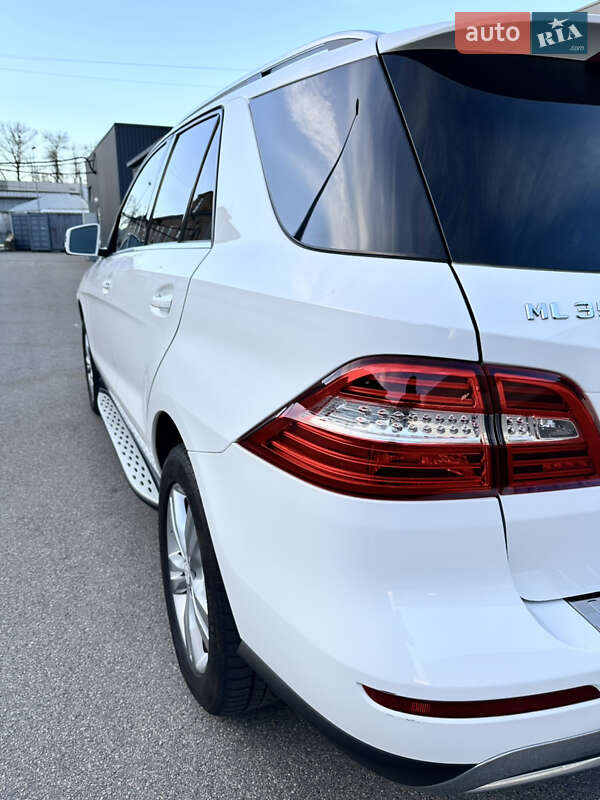 Позашляховик / Кросовер Mercedes-Benz M-Class 2014 в Києві