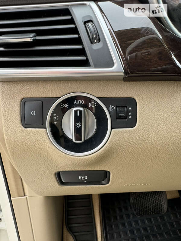 Внедорожник / Кроссовер Mercedes-Benz M-Class 2012 в Киеве