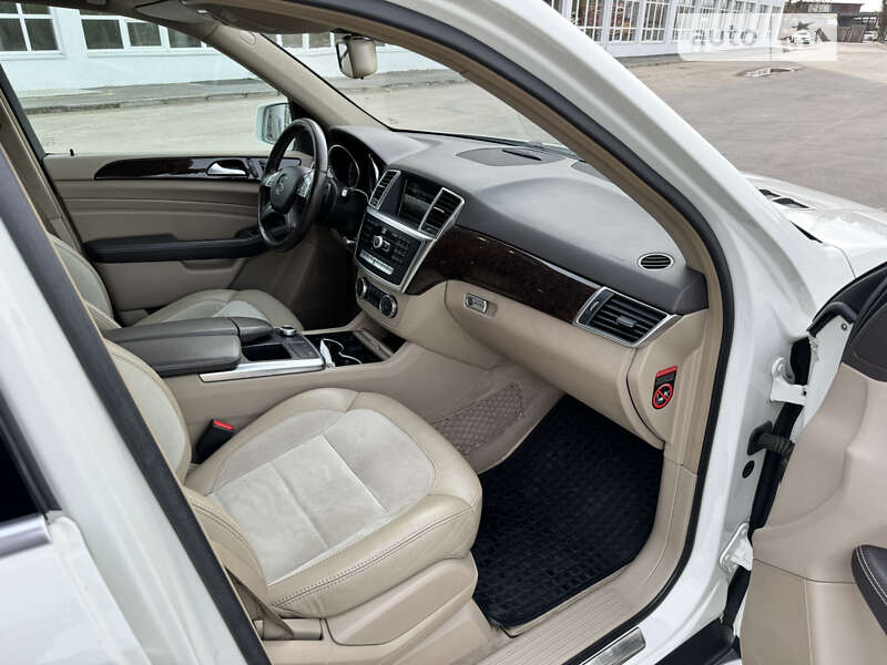 Внедорожник / Кроссовер Mercedes-Benz M-Class 2012 в Киеве
