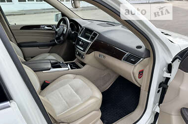 Внедорожник / Кроссовер Mercedes-Benz M-Class 2012 в 