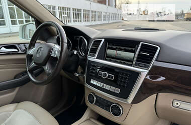 Внедорожник / Кроссовер Mercedes-Benz M-Class 2012 в 