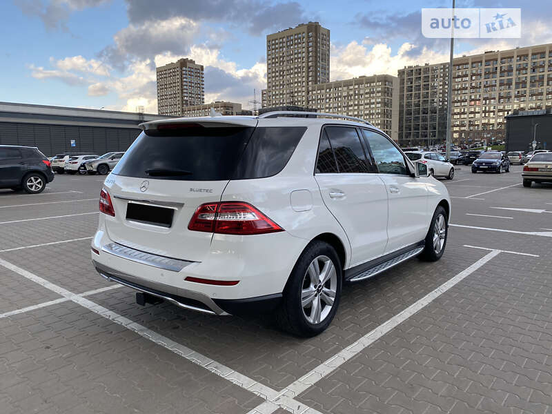 Внедорожник / Кроссовер Mercedes-Benz M-Class 2015 в Киеве