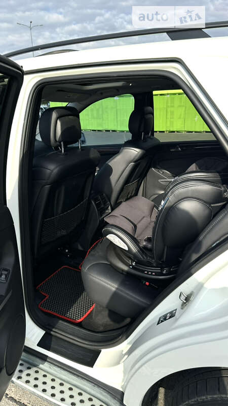 Внедорожник / Кроссовер Mercedes-Benz M-Class 2010 в Киеве